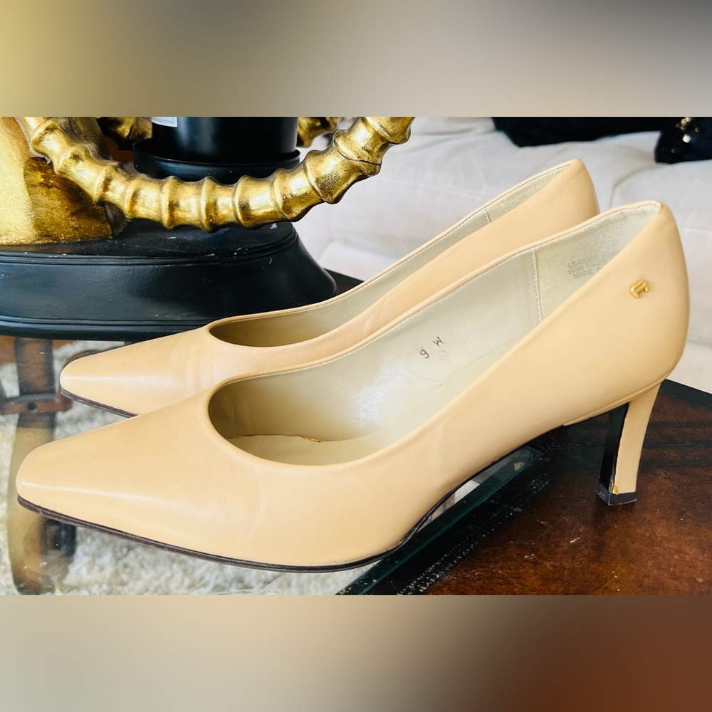 Etienne Aigner light Camel Leather Pumps size 9 M - Picture 5 of 6